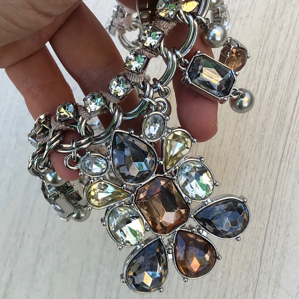 LOFT Neutral Rhinestone Necklace - Picture 11 of 14